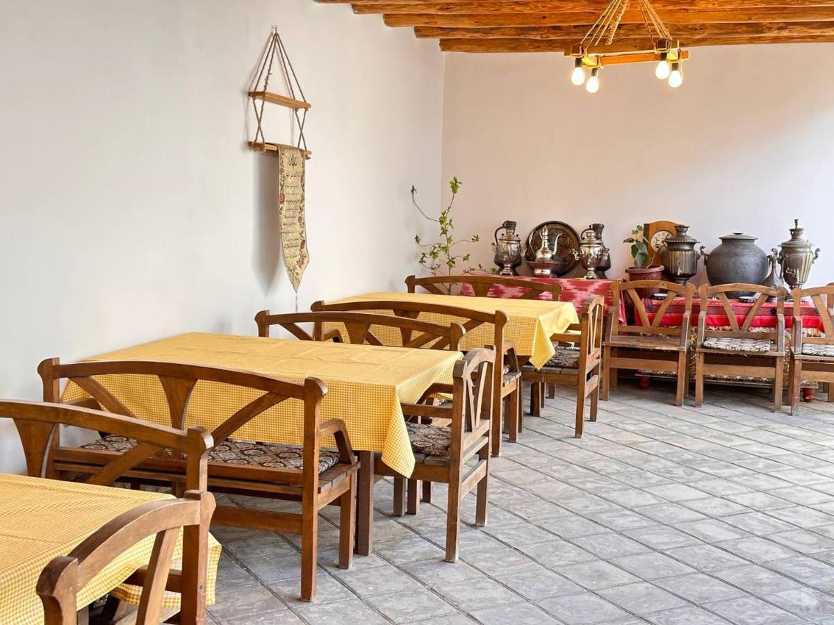 Sarrafon Guest House Buchara Buitenkant foto