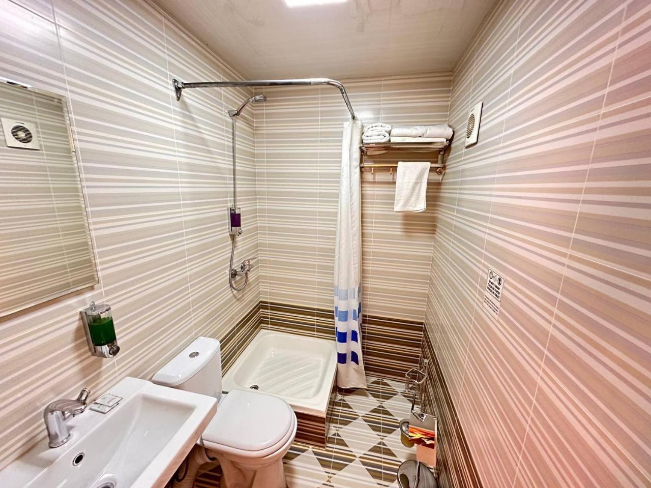 Sarrafon Guest House Buchara Buitenkant foto