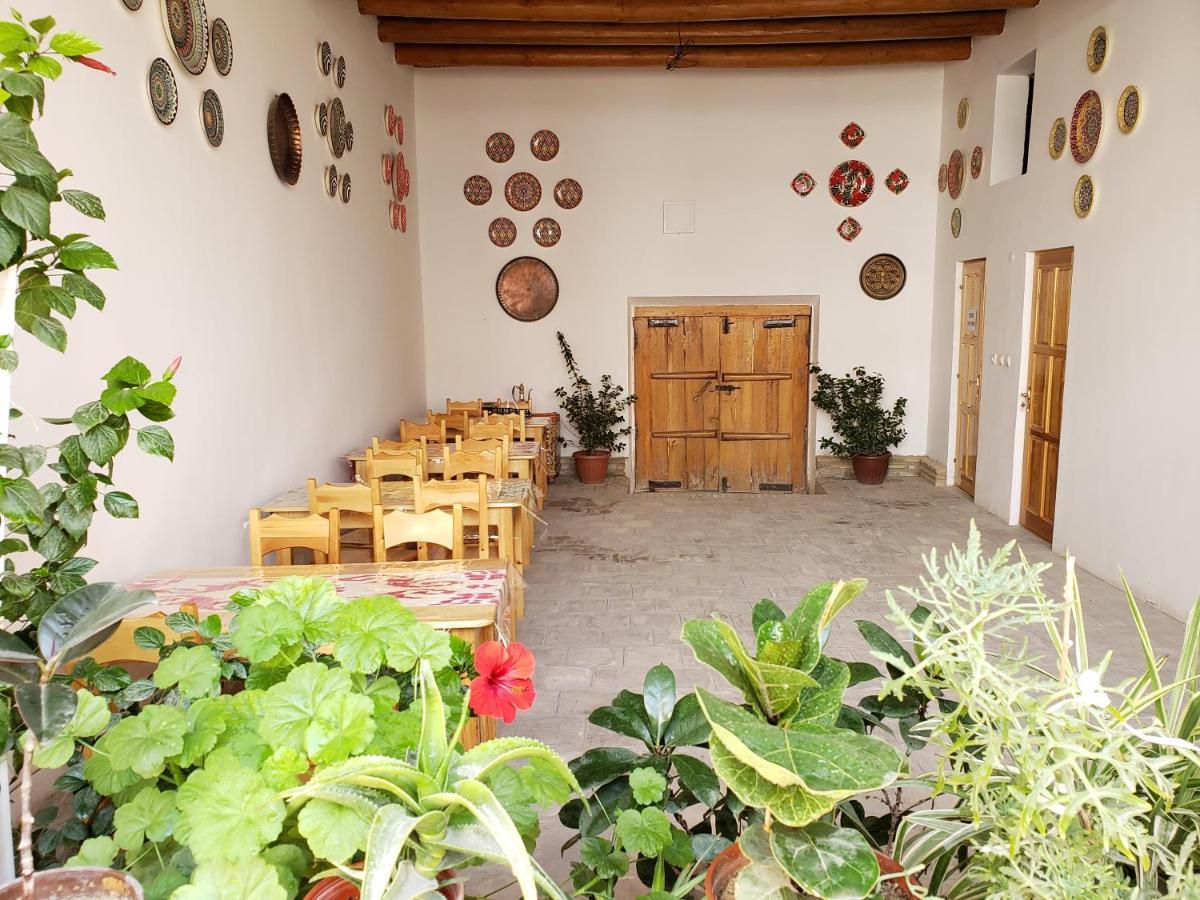 Sarrafon Guest House Buchara Buitenkant foto